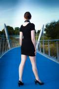 Freundin in Wolford Neon